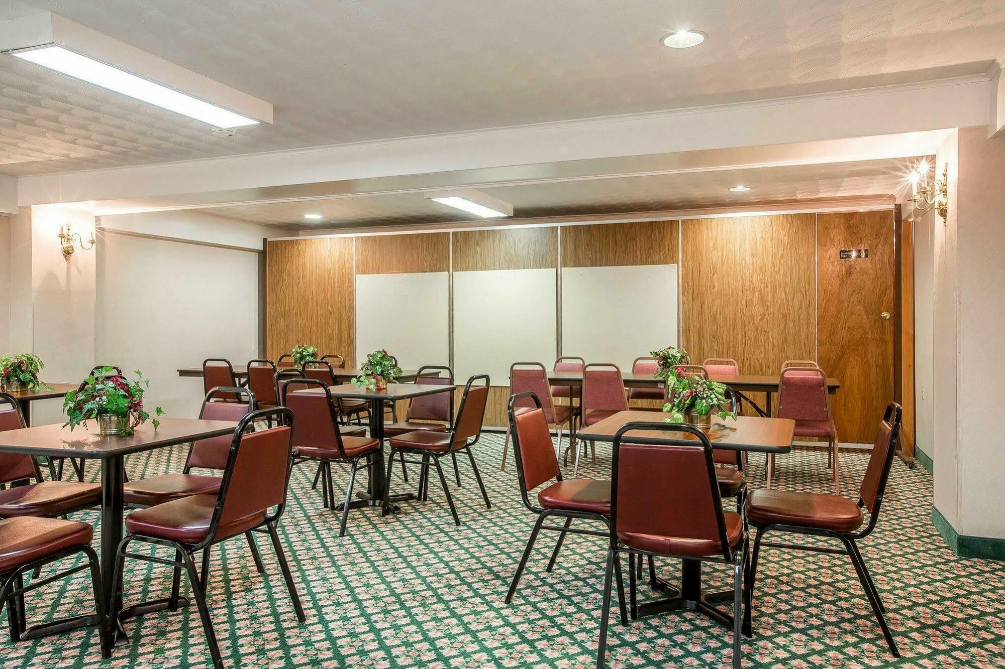 Baymont By Wyndham לייק ג'ורג' מראה חיצוני תמונה